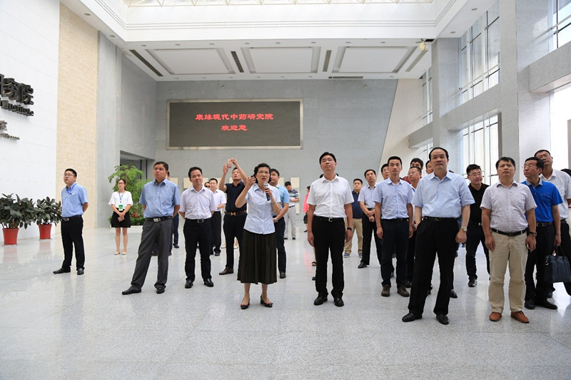 第七屆淮海經濟區核心區城市市長會議與會領導蒞臨amjs澳金沙门藥業考察