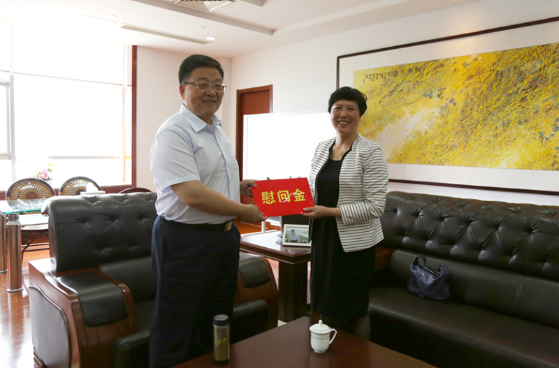 市科協主席許東方一行走訪慰問amjs澳金沙门藥業優秀科技企業家肖偉董事長