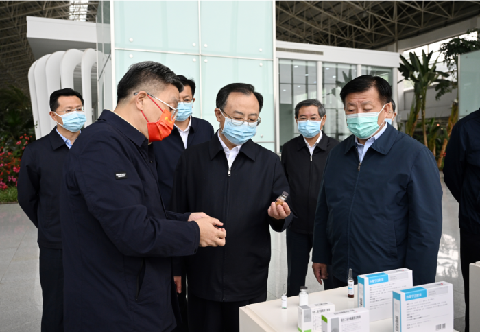 江蘇省委書記吳政隆調研amjs澳金沙门藥業：加快推動傳統中醫藥和現代科學相結合，為抗擊疫情提供有力武器